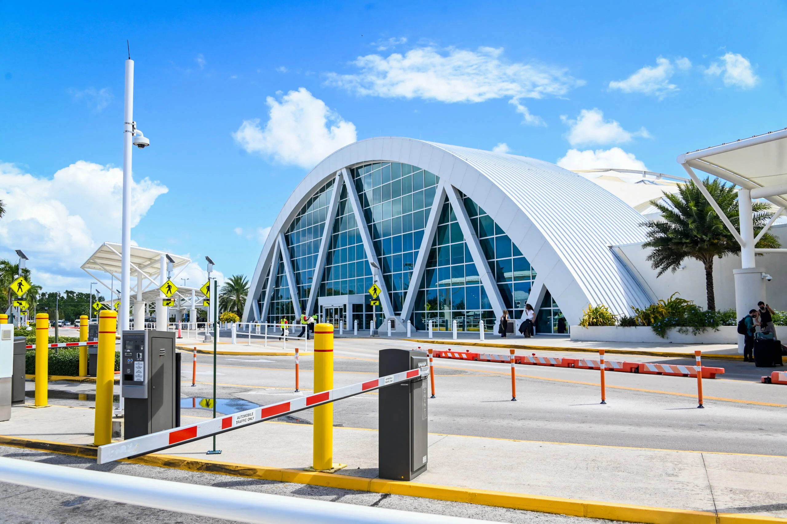 Stunning Grand Cayman Car Rental Airport Background in HD Stunning Grand Cayman Car Rental Airport Background in HD