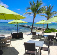 The Wyndham Reef Resort - Beach Bar- East End
