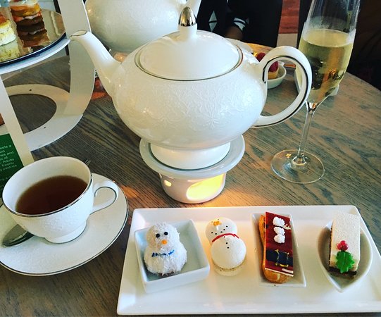 Gingerbread Man Tea at the Ritz-Carlton